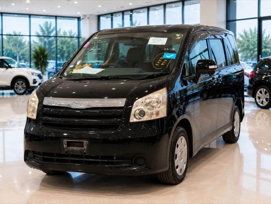 Toyota Noah 2009 view
