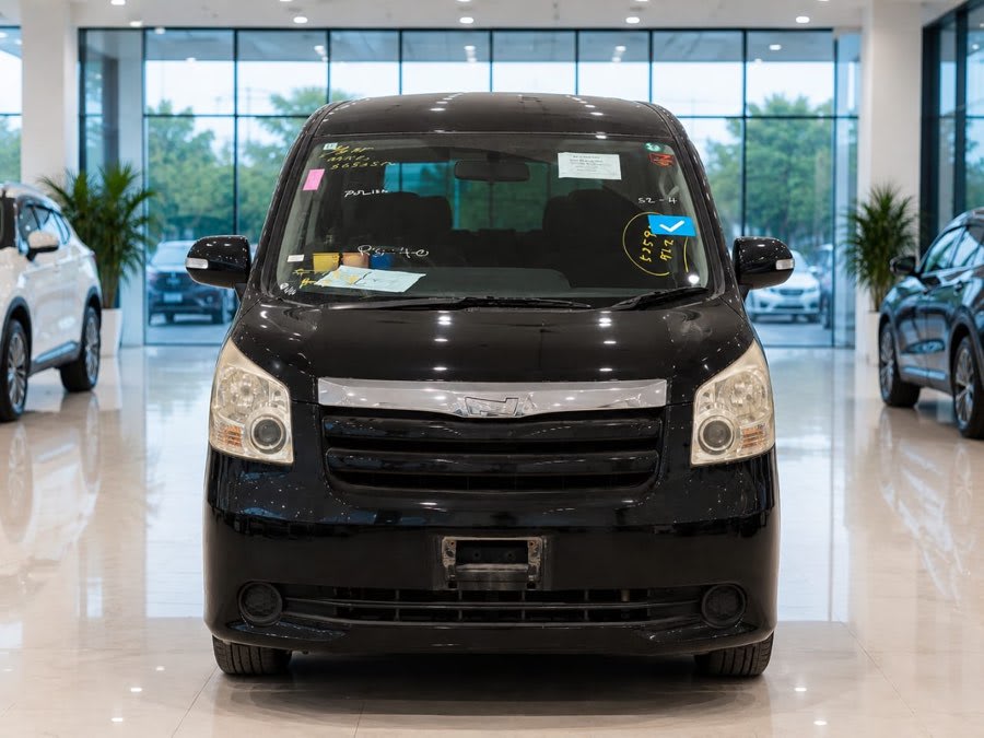 Toyota Noah 2009 thumbnail 3