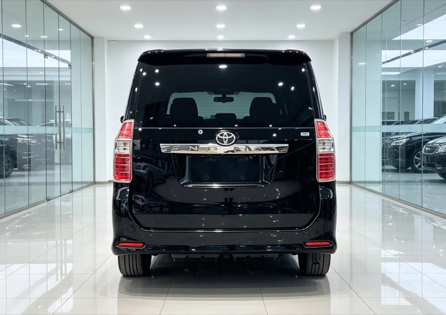 Toyota Noah 2009 thumbnail 4