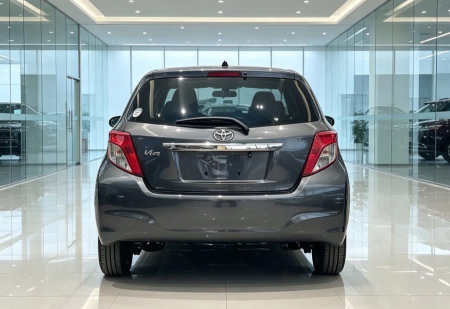 Toyota Vitz 2011 thumbnail 3