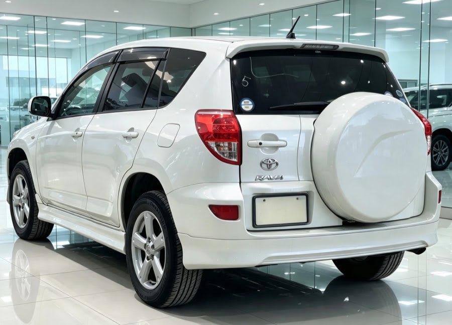 Toyota RAV4 2005 thumbnail 4