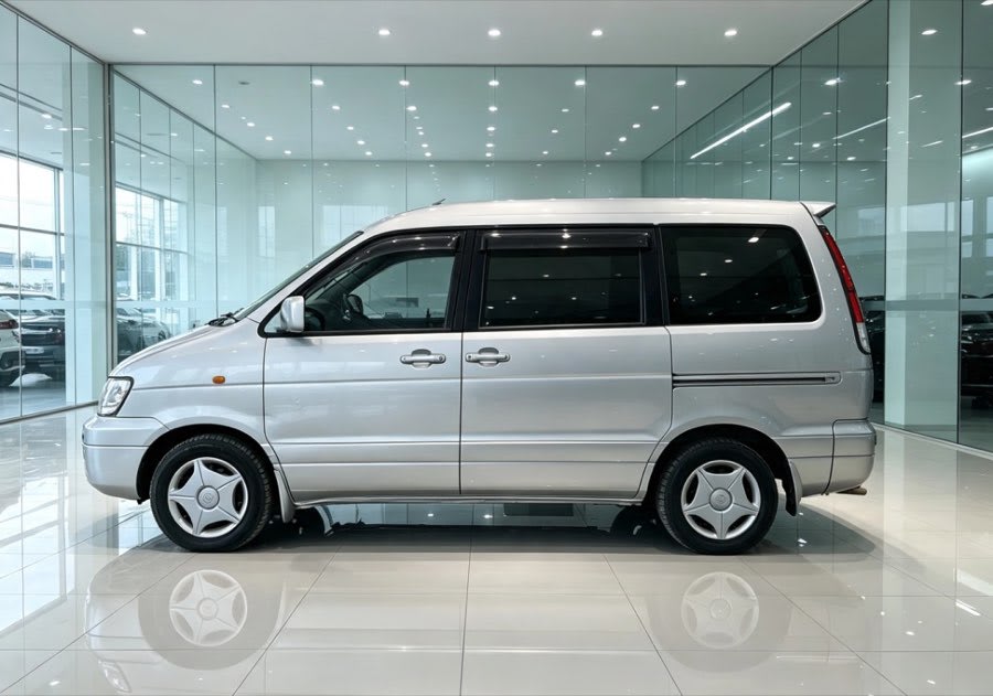 Toyota Noah 2000 view