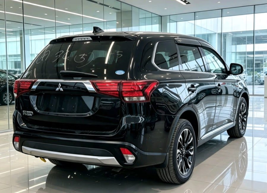Mitsubishi Outlander 2017 thumbnail 2