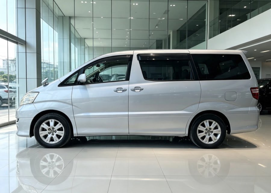 Toyota Alphard 2005 thumbnail 2