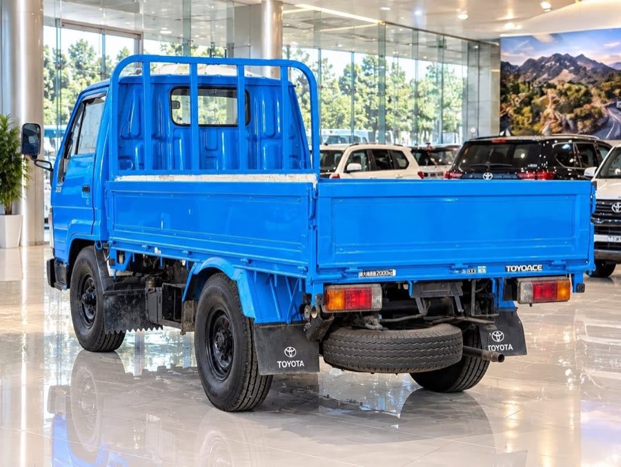 Toyota Dyna Truck 1986 thumbnail 2