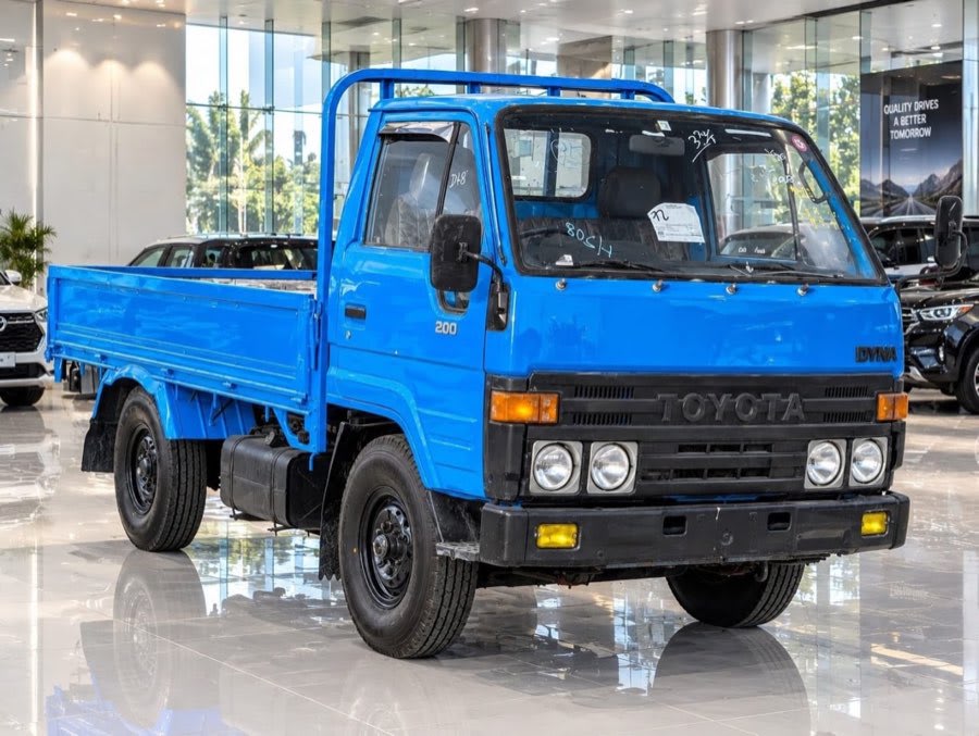 Toyota Dyna Truck 1986 view