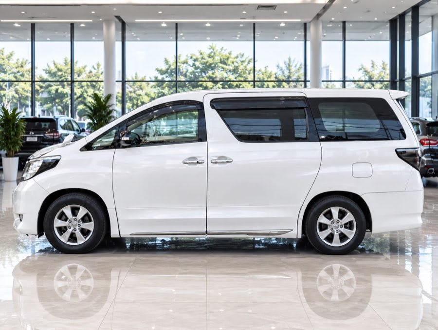 Toyota Alphard 2010 view