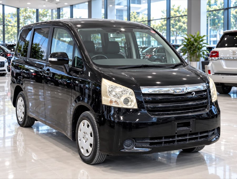 Toyota Noah 2008 view