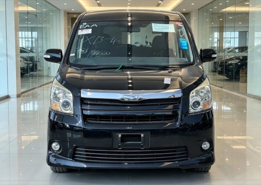 Toyota Noah 2008 view