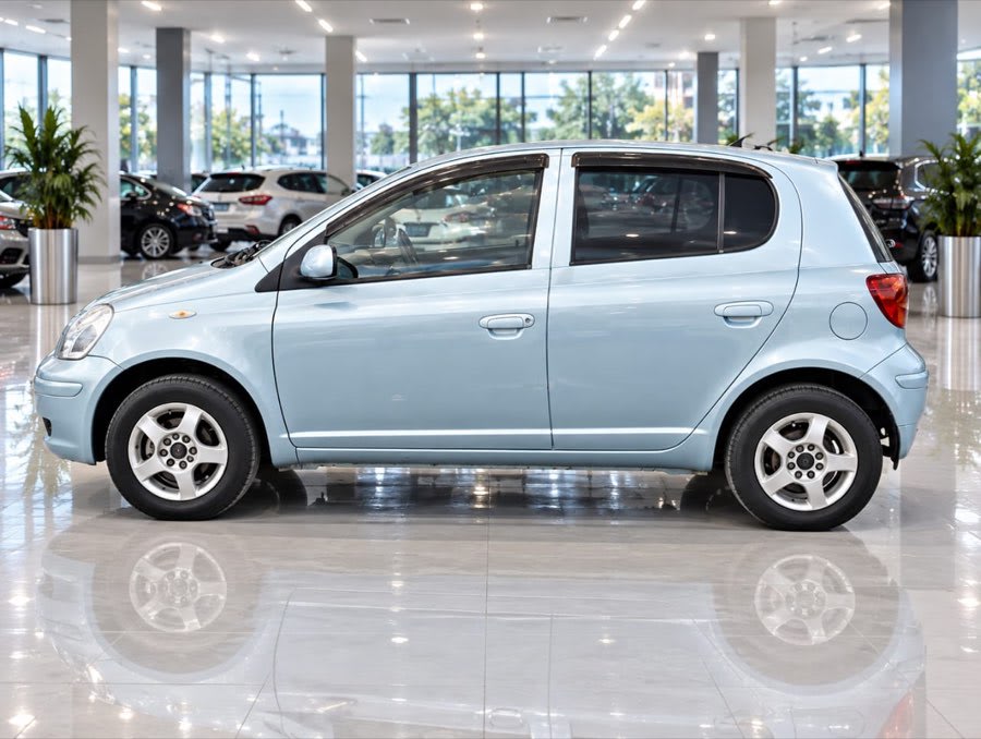 Toyota Vitz 2004 thumbnail 3