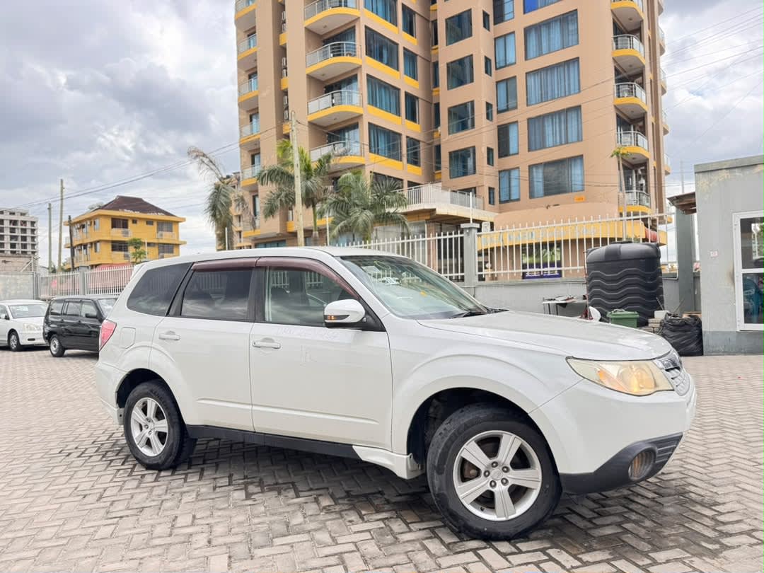Subaru Forester 2010 thumbnail 3
