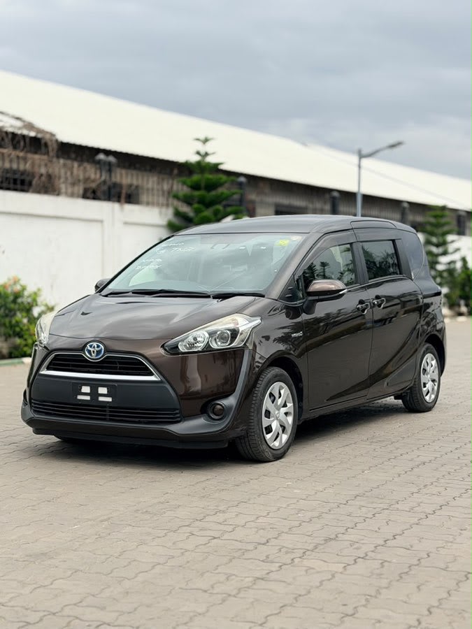 Toyota Sienta 2016 thumbnail 2