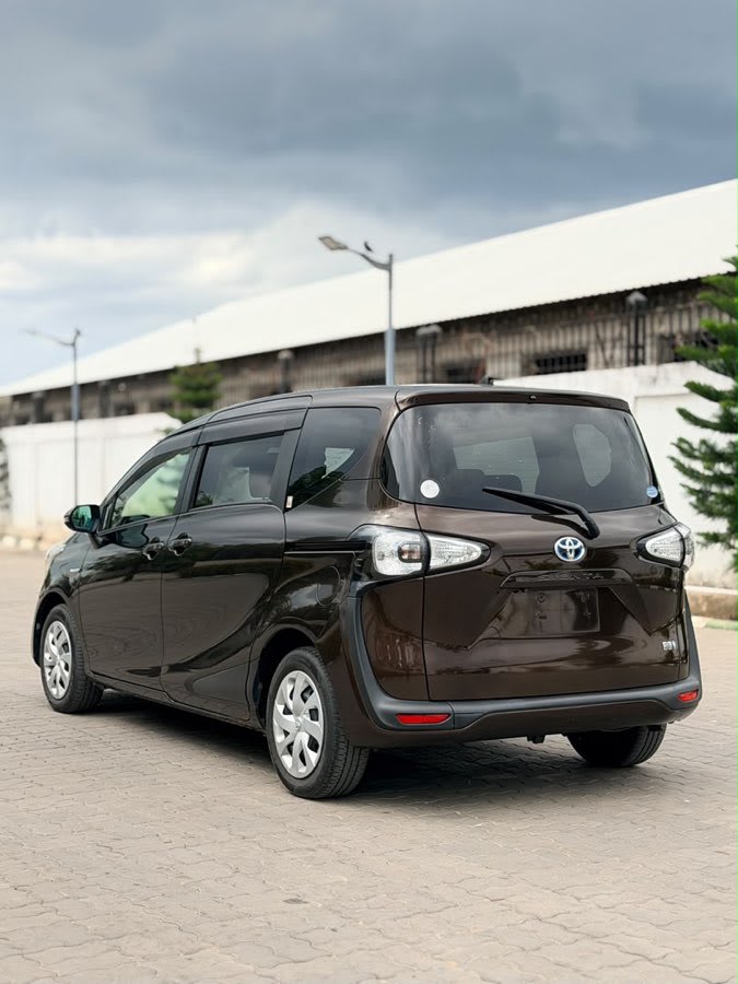 Toyota Sienta 2016 thumbnail 3