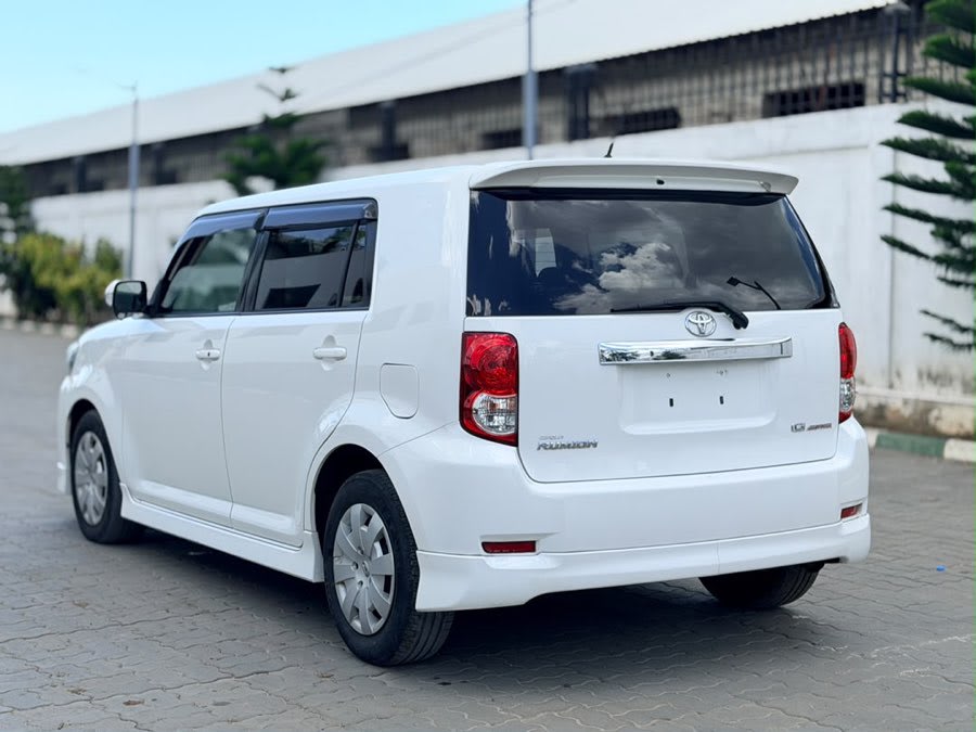 Toyota rumion 2008 thumbnail 3