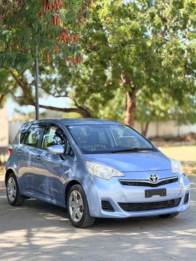 Toyota Ractis 2011 view