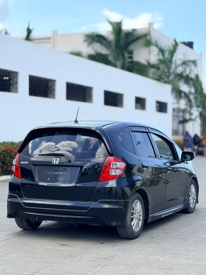 Honda fit 2008 thumbnail 3