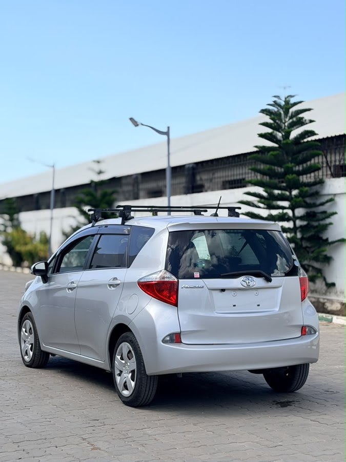 Toyota Ractis 2011 thumbnail 3