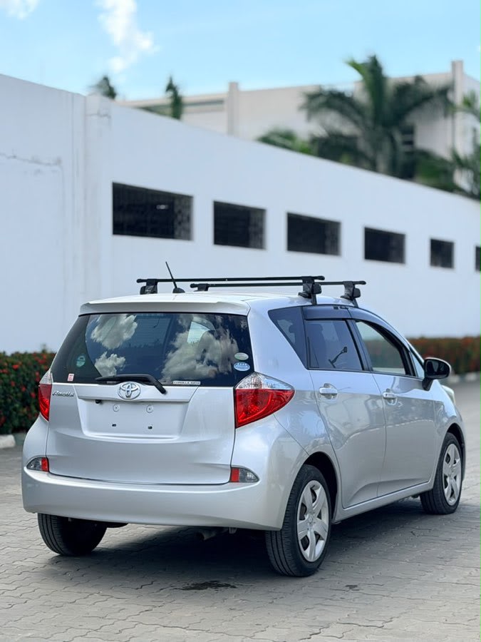 Toyota Ractis 2011 thumbnail 4