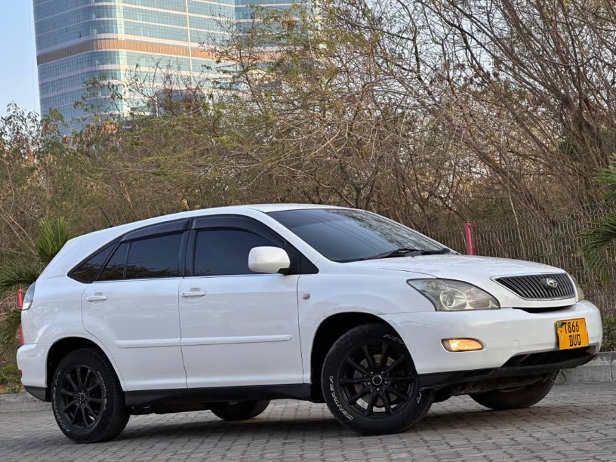 Toyota Harrier 2005 thumbnail 2