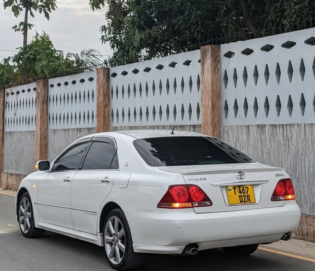 Toyota Crown Athlete 2005 thumbnail 4