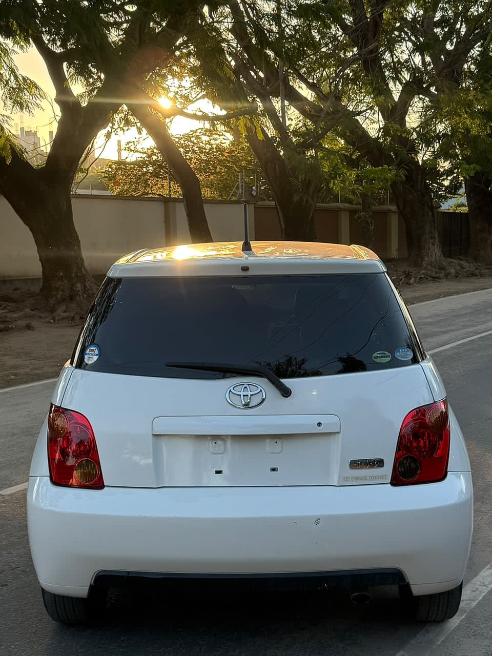 Toyota IST 2003 thumbnail 3