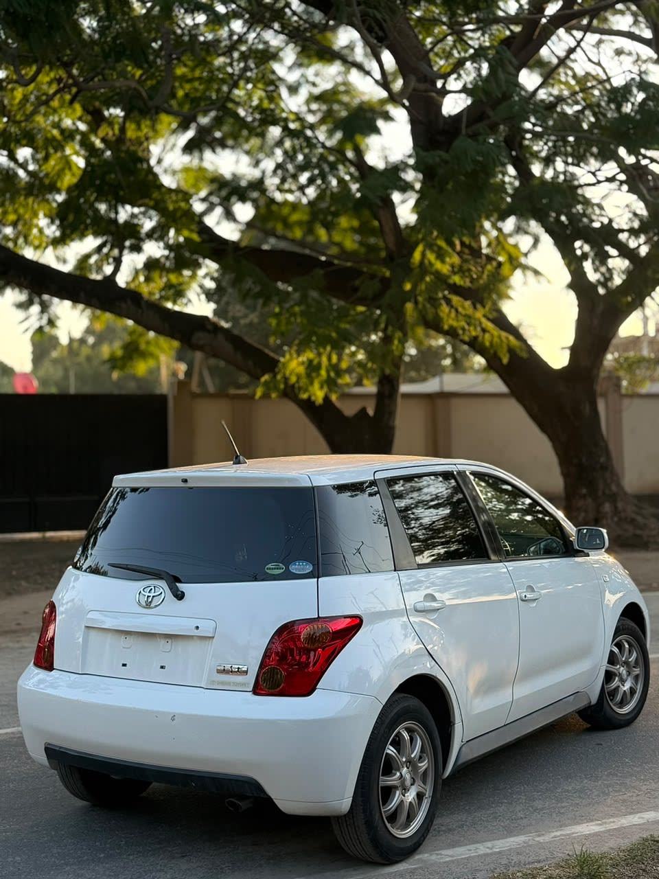 Toyota IST 2003 thumbnail 4
