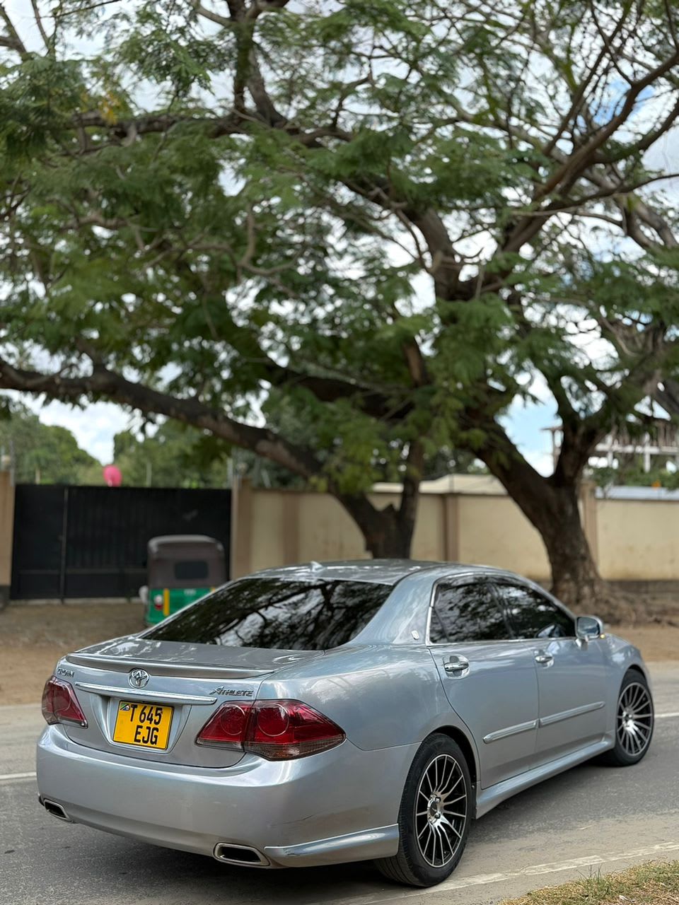 Toyota Crown Athlete 2011 thumbnail 3