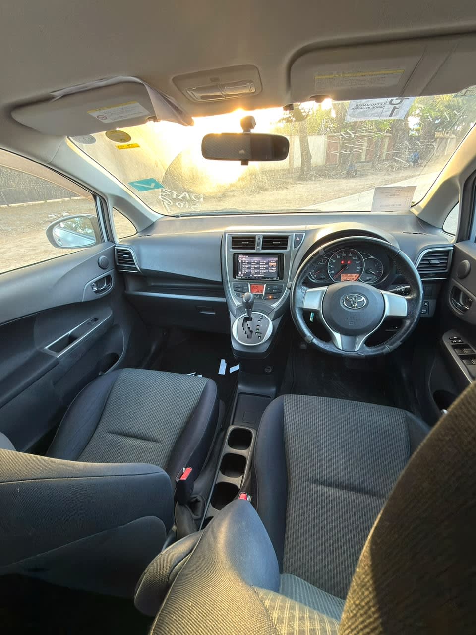 Toyota Ractis 2010 thumbnail 6