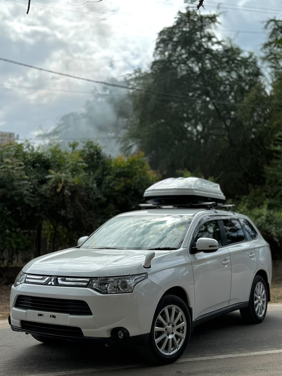 Mitsubishi Outlander 2013 view