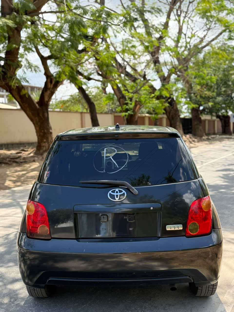 Toyota IST 2003 thumbnail 2