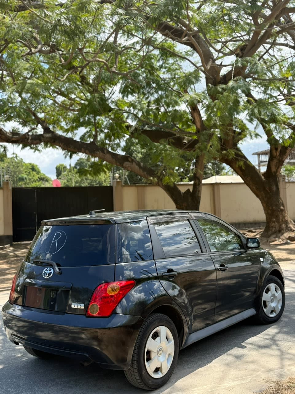 Toyota IST 2003 thumbnail 3