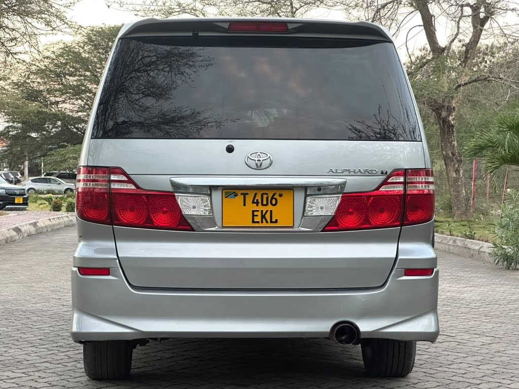 Toyota Alphard 2005 thumbnail 3