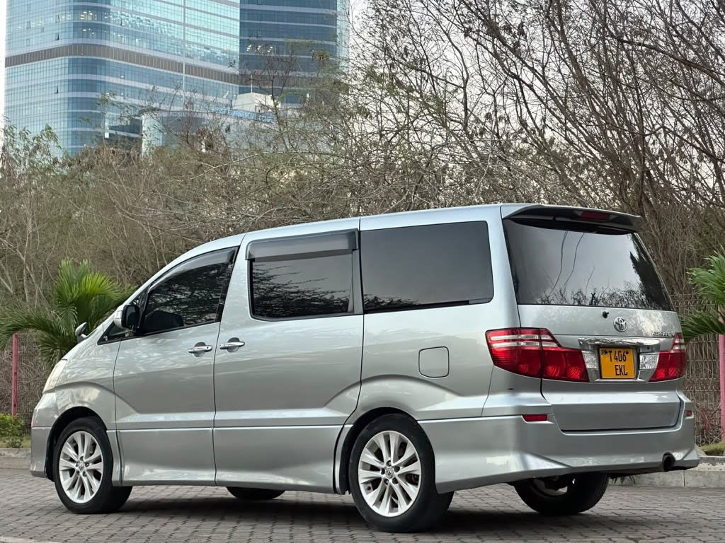 Toyota Alphard 2005 thumbnail 5