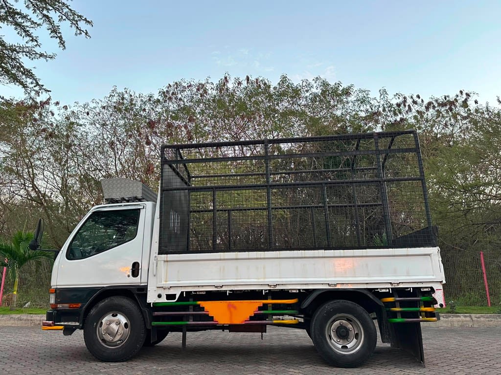 Mitsubishi Canter 1998 thumbnail 3