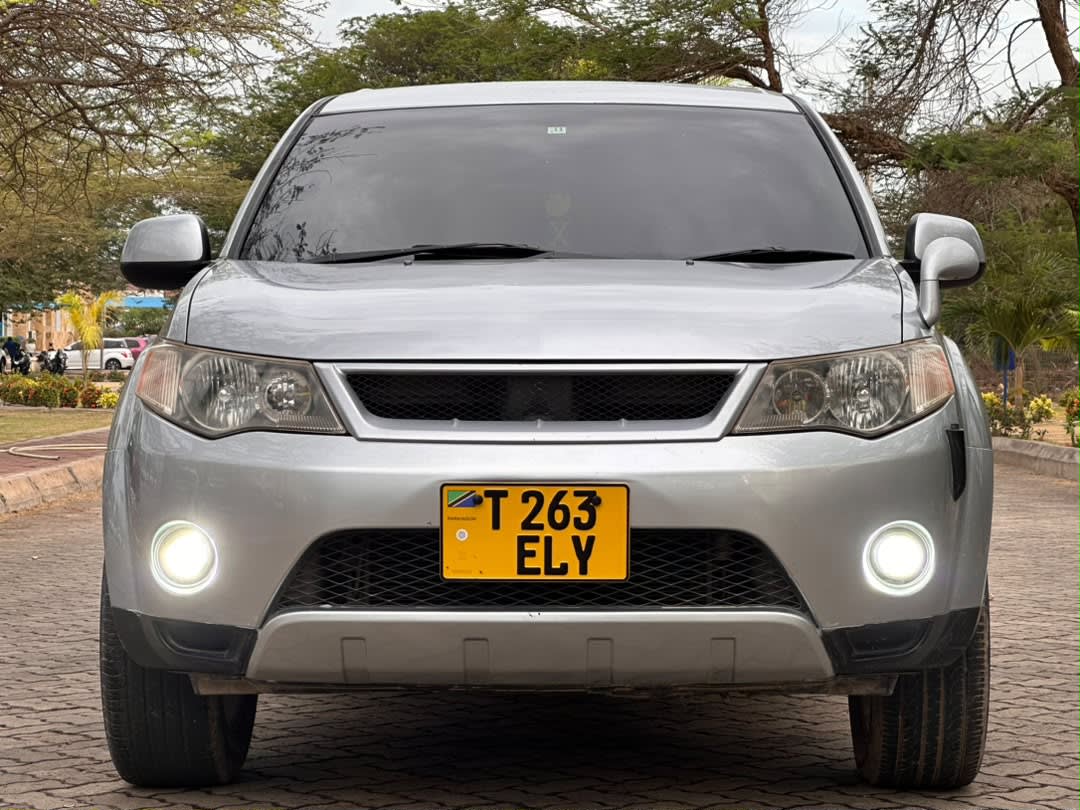 Mitsubishi Outlander 2008 view