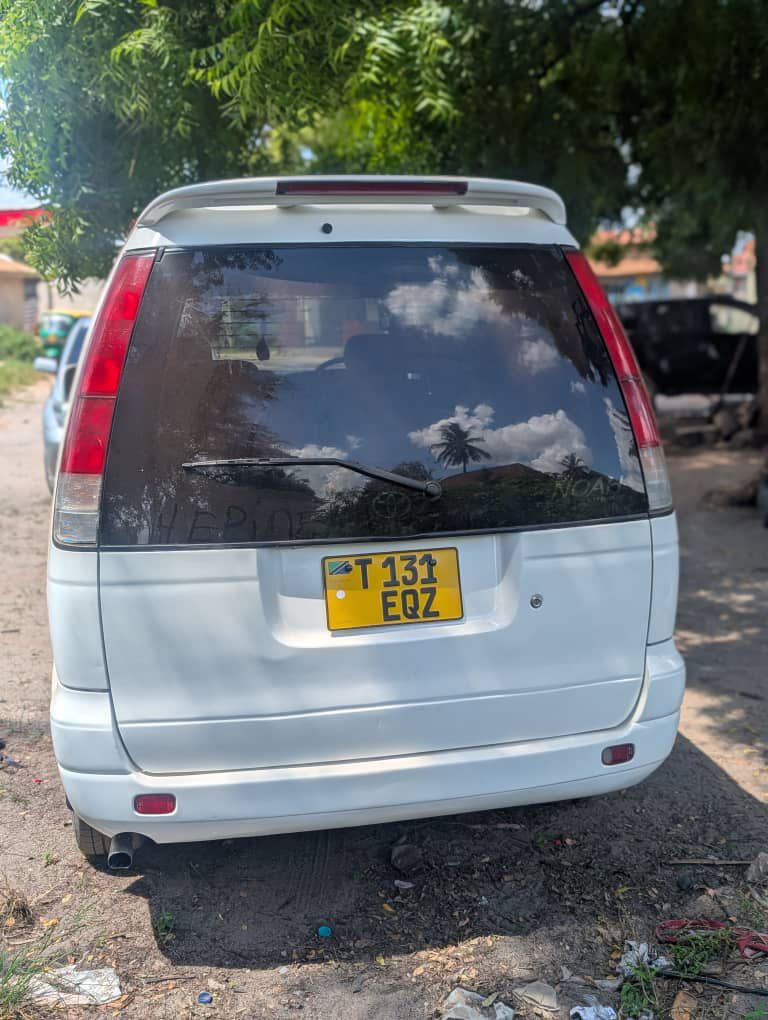 Toyota Noah Srs40 2005 thumbnail 6