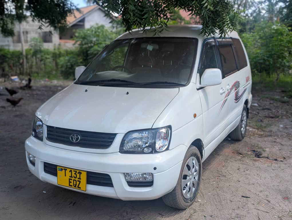 Toyota Noah Srs40 2005 thumbnail 9