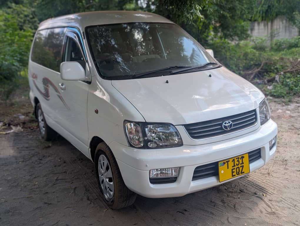 Toyota Noah Srs40