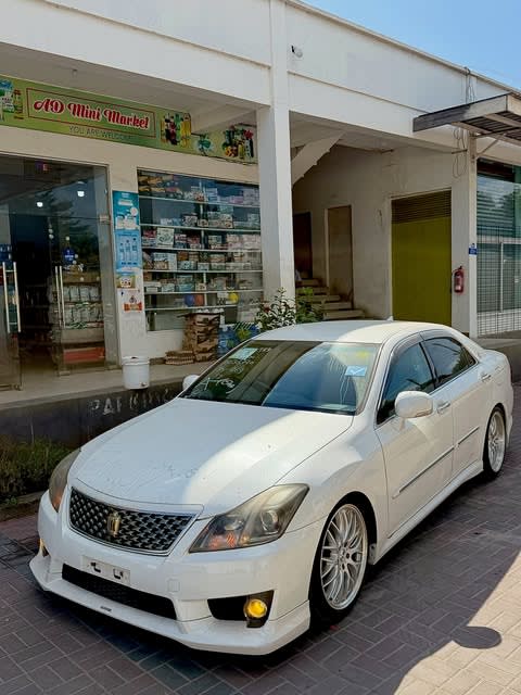 Toyota Crown 2010