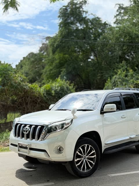 Toyota Land Cruiser Prado 2015 thumbnail 5