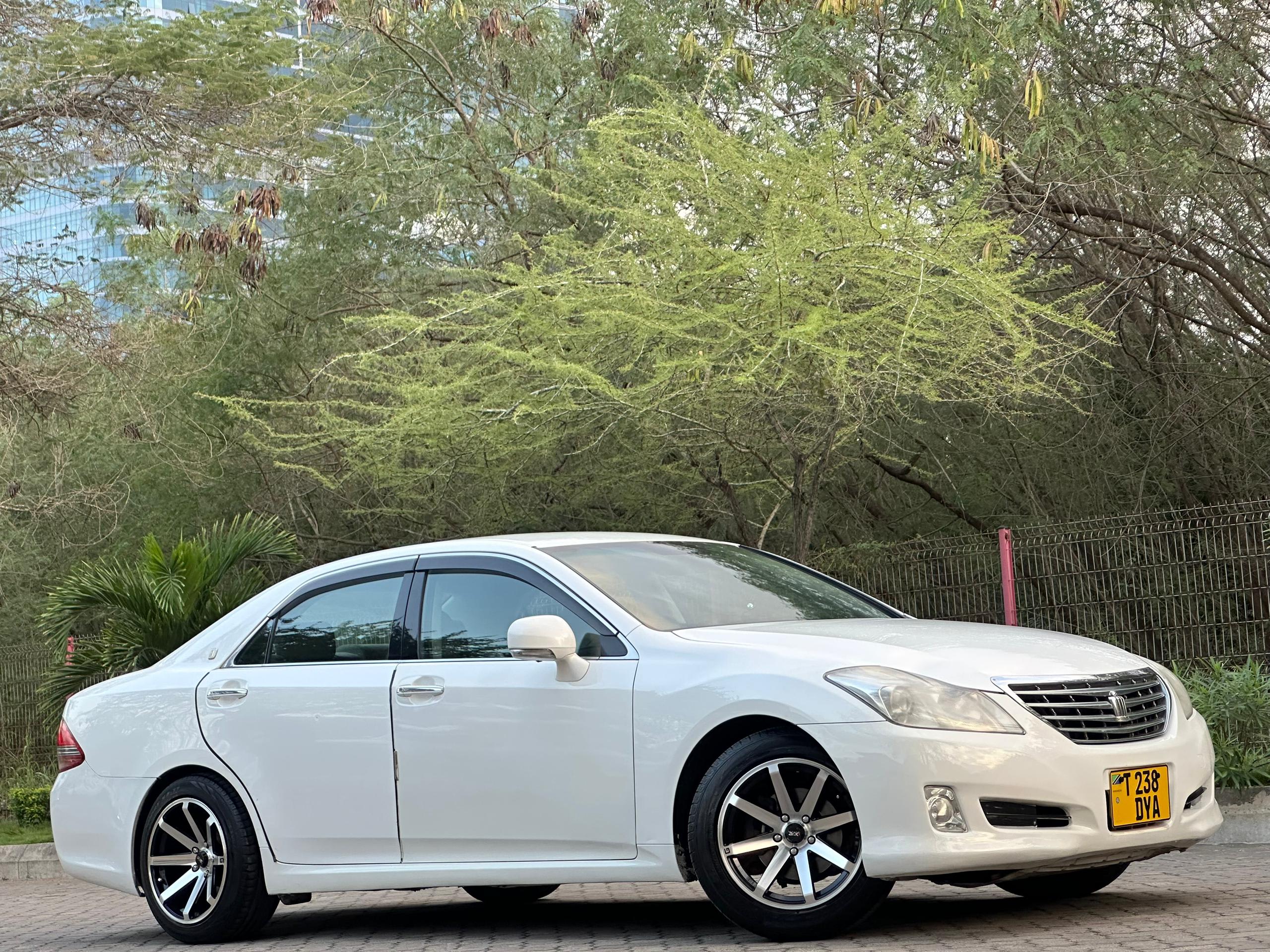Toyota Crown 2008 thumbnail 2