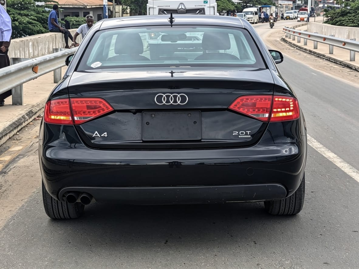 Audi A4 2012 thumbnail 2