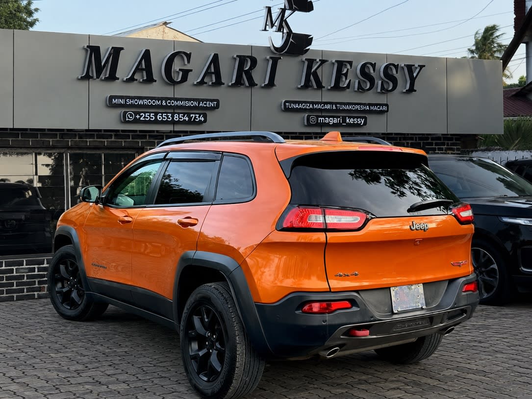 Jeep Cherokee (Mango Tango) 2016 thumbnail 2