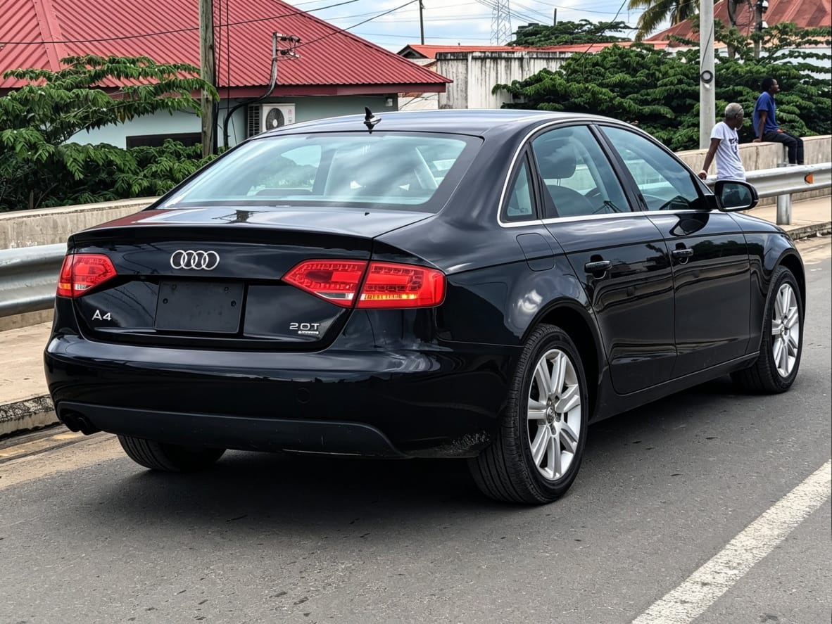 Audi A4 2012 thumbnail 4