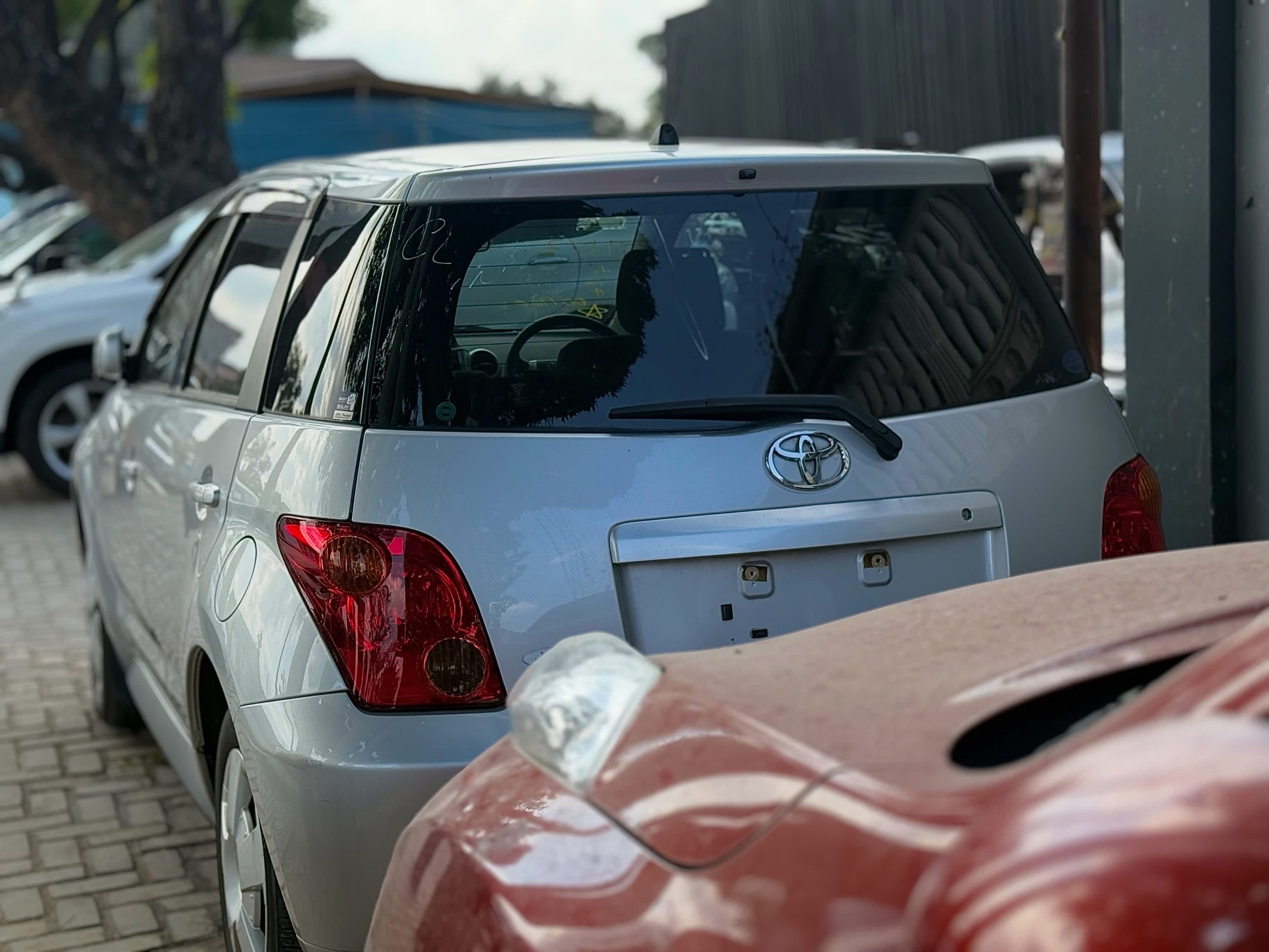 Toyota IST 2003 thumbnail 4