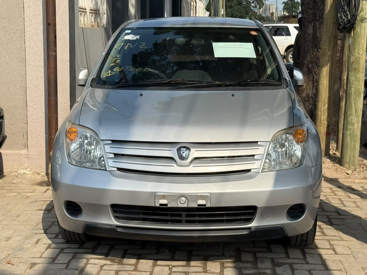 Toyota IST 2002 thumbnail 2