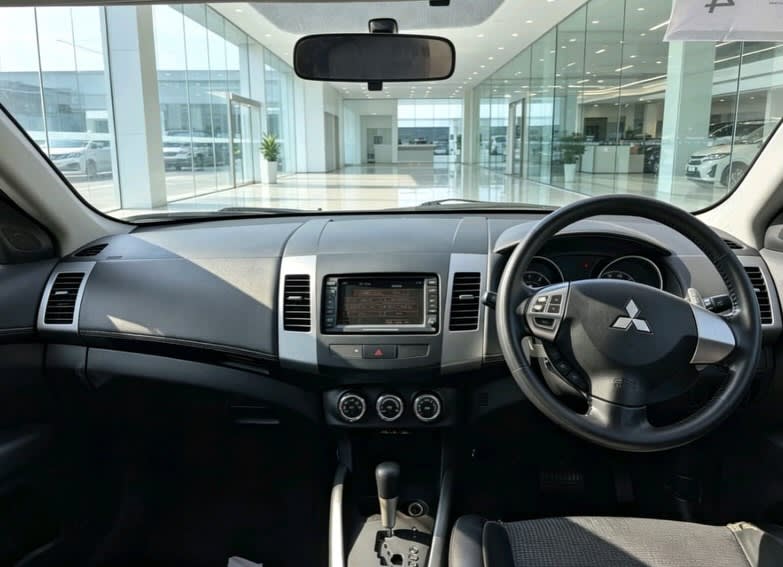 Mitsubishi Outlander 2010 thumbnail 6