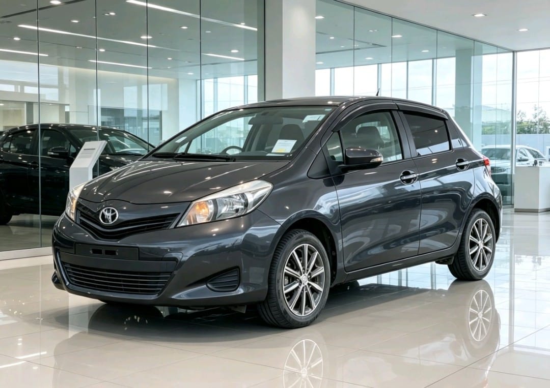 Toyota Vitz 2012 thumbnail 2
