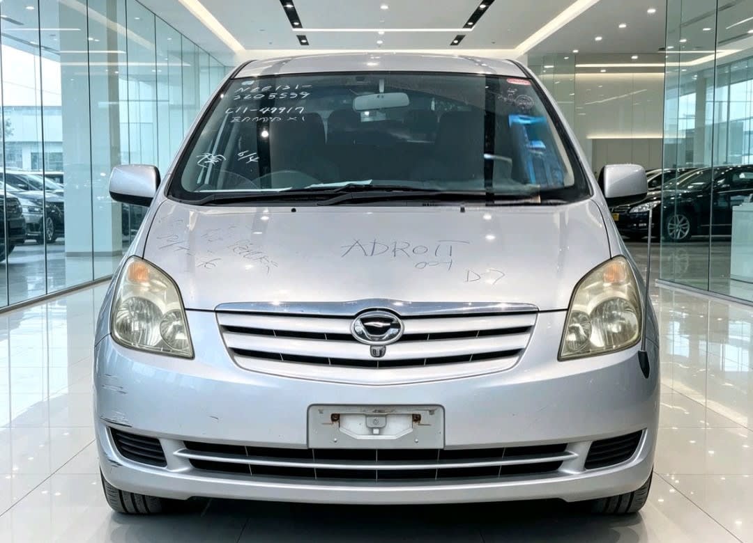 Toyota Spacio 2003 thumbnail 2