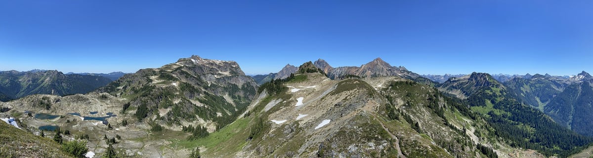 Yellow Aster Butte at North Cascades in WA